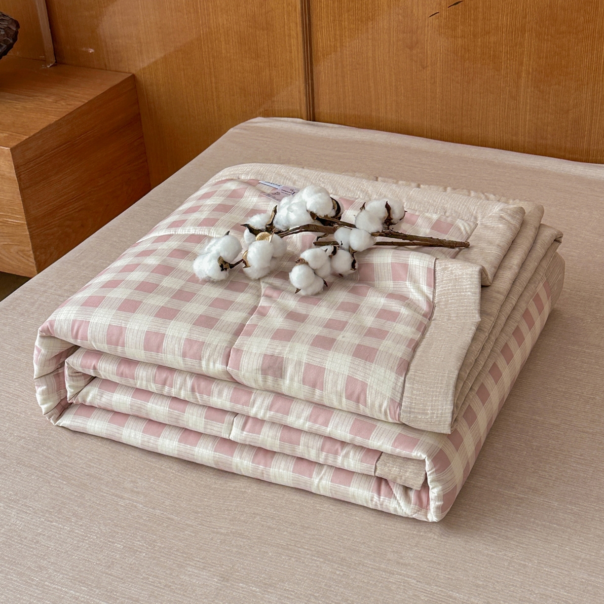 91家纺网 家纺一手货源 找家纺 尊妙被业 2026新款里外全棉100%新疆棉花夏被被子被芯-简约风 格瑞-粉
