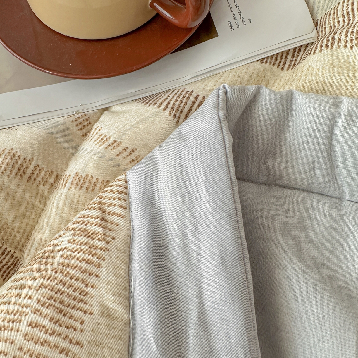 91家纺网 家纺一手货源 找家纺 尊妙被业 2026新款里外全棉100%新疆棉花夏被被子被芯-简约风 浪织纹