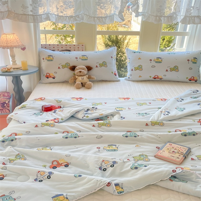 91家纺网 家纺一手货源 找家纺 2026新款A类针织棉被芯夏凉被春秋被冬被儿童学生成人冬被加厚被子大豆被—影棚图 汽车总动员