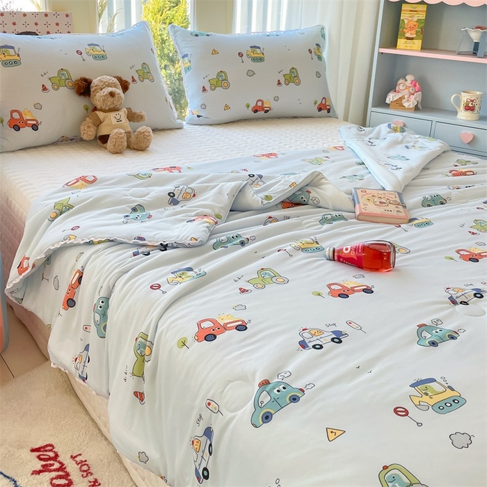 91家纺网 家纺一手货源 找家纺 2026新款A类针织棉被芯夏凉被春秋被冬被儿童学生成人冬被加厚被子大豆被—影棚图 汽车总动员