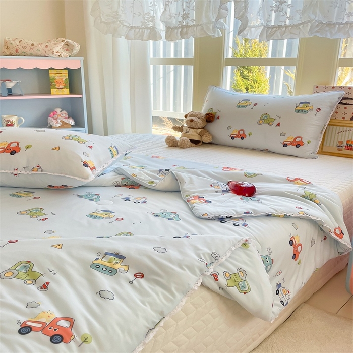 91家纺网 家纺一手货源 找家纺 2026新款A类针织棉被芯夏凉被春秋被冬被儿童学生成人冬被加厚被子大豆被—影棚图 汽车总动员