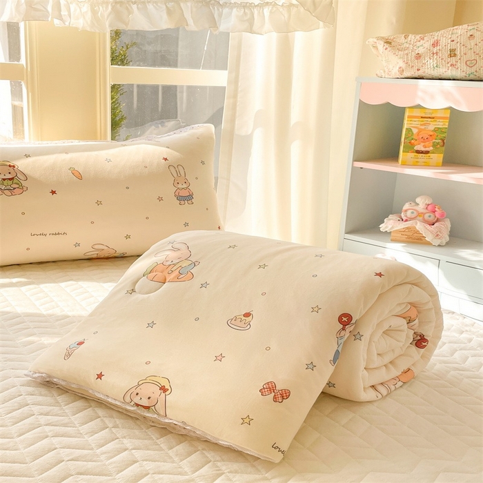 91家纺网 家纺一手货源 找家纺 2026新款A类针织棉被芯夏凉被春秋被冬被儿童学生成人冬被加厚被子大豆被—影棚图 兔子乐园