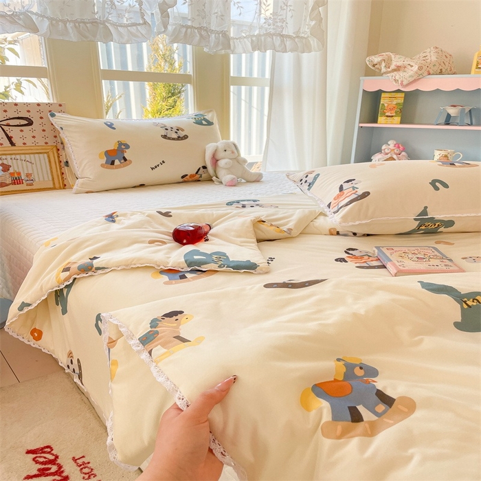 91家纺网 家纺一手货源 找家纺 2026新款A类针织棉被芯夏凉被春秋被冬被儿童学生成人冬被加厚被子大豆被—影棚图 小木马