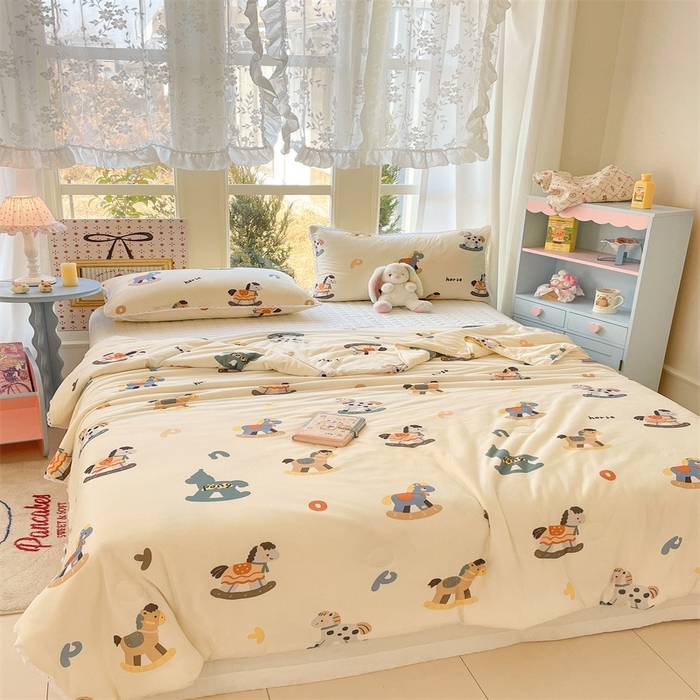 91家纺网 家纺一手货源 找家纺 2026新款A类针织棉被芯夏凉被春秋被冬被儿童学生成人冬被加厚被子大豆被—影棚图 小木马