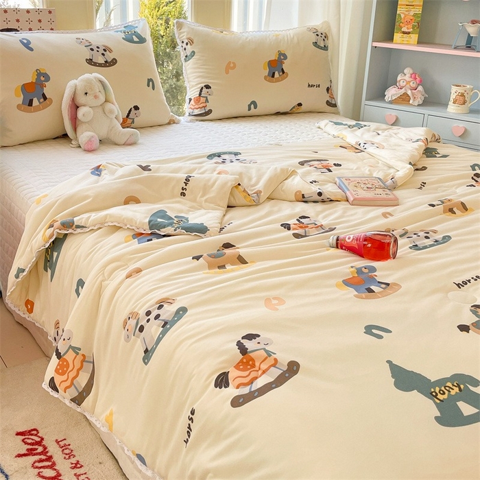 91家纺网 家纺一手货源 找家纺 2026新款A类针织棉被芯夏凉被春秋被冬被儿童学生成人冬被加厚被子大豆被—影棚图 小木马