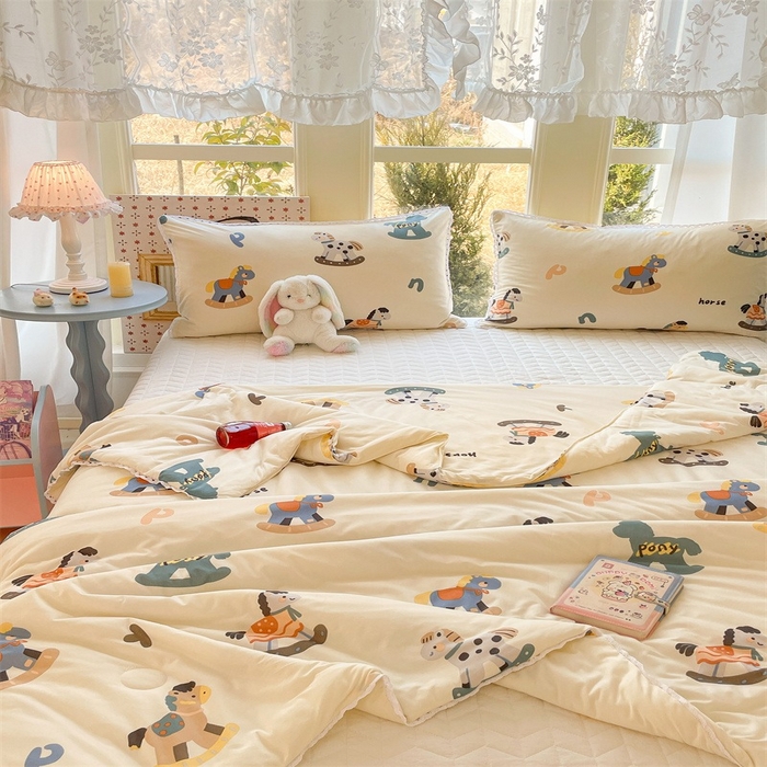 91家纺网 家纺一手货源 找家纺 2026新款A类针织棉被芯夏凉被春秋被冬被儿童学生成人冬被加厚被子大豆被—影棚图 小木马