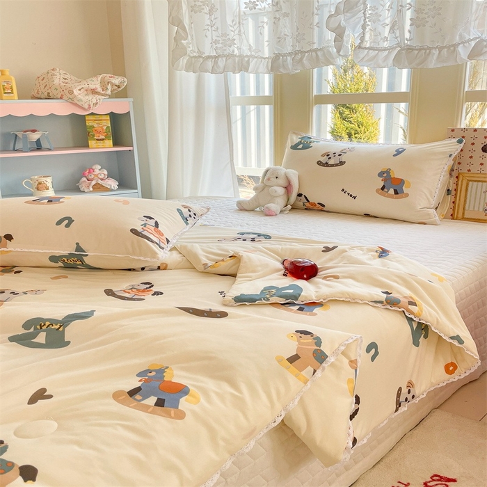 91家纺网 家纺一手货源 找家纺 2026新款A类针织棉被芯夏凉被春秋被冬被儿童学生成人冬被加厚被子大豆被—影棚图 小木马