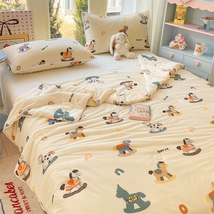 91家纺网 家纺一手货源 找家纺 2026新款A类针织棉被芯夏凉被春秋被冬被儿童学生成人冬被加厚被子大豆被—影棚图 小木马