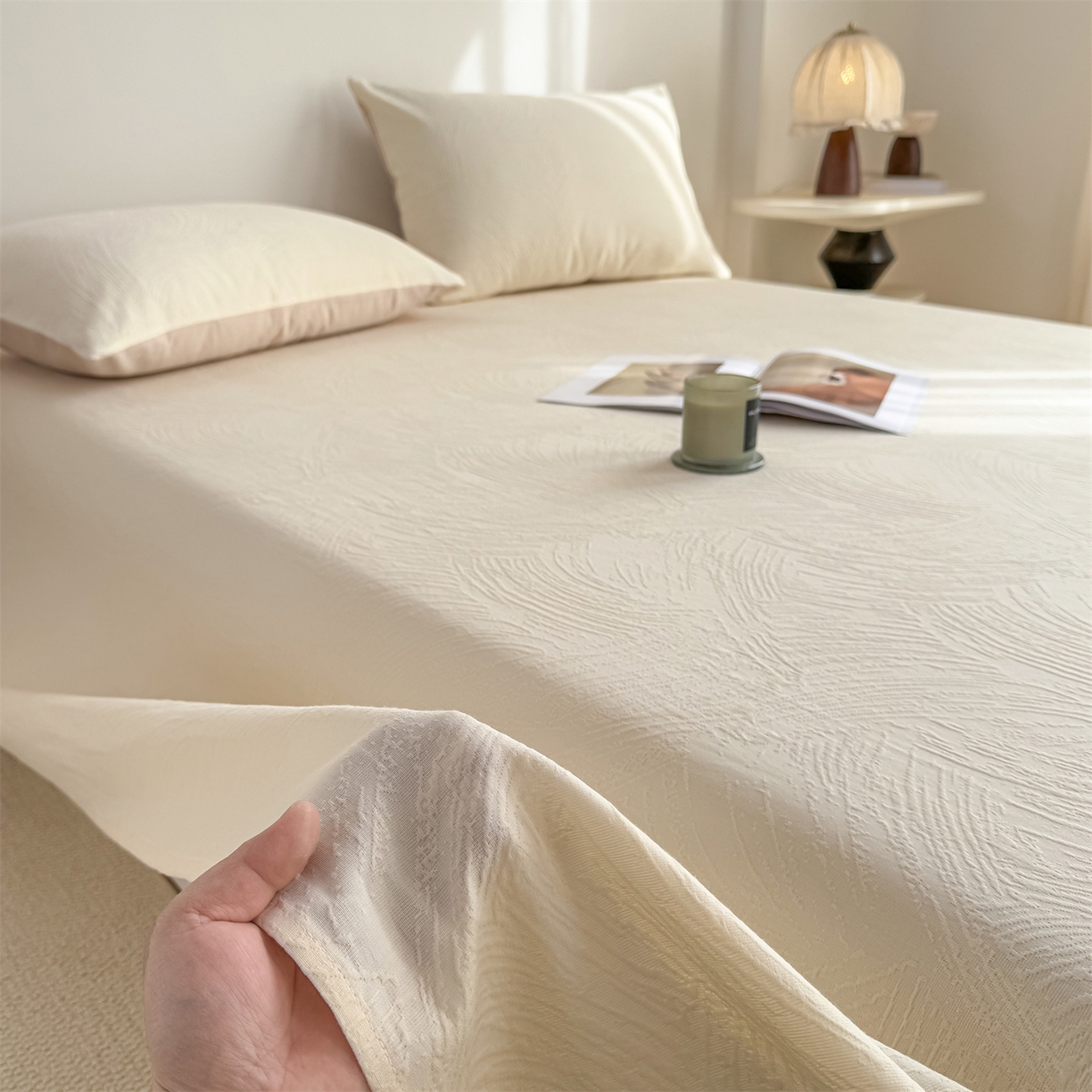 91家纺网 家纺一手货源 找家纺 女子家纺 2026新款全棉厚织三层水洗色织提花床单 柔丝漫语-杏仁奶霜