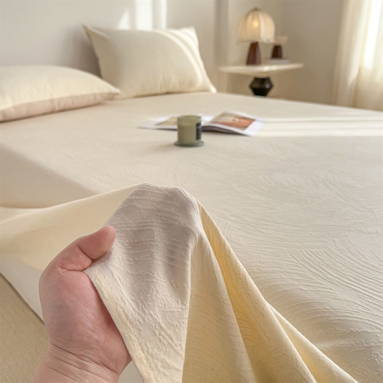 91家纺网 家纺一手货源 找家纺 女子家纺 2026新款全棉厚织三层水洗色织提花床单 柔丝漫语-杏仁奶霜