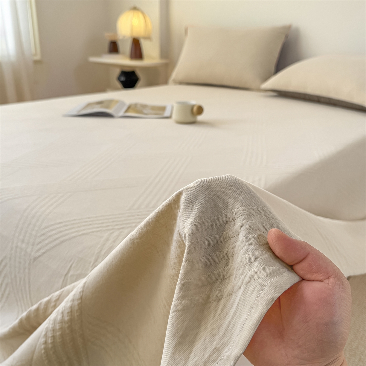 91家纺网 家纺一手货源 找家纺 女子家纺 2026新款全棉厚织三层水洗色织提花床单 维希-可可奶咖