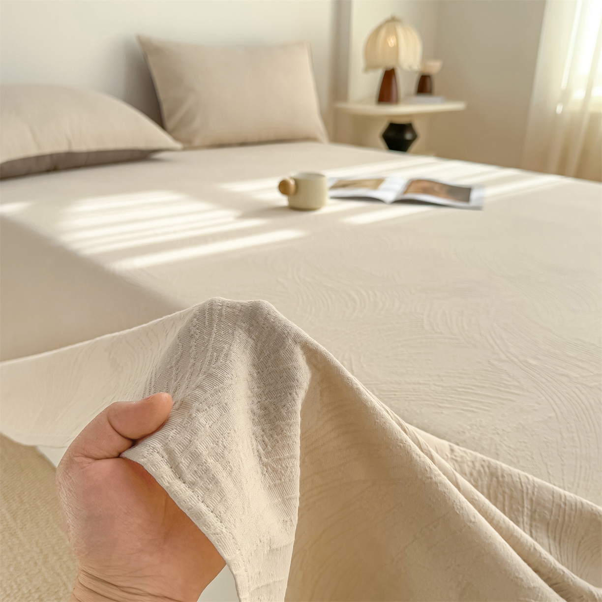 91家纺网 家纺一手货源 找家纺 女子家纺 2026新款全棉厚织三层水洗色织提花床单 柔丝漫语-可可奶咖