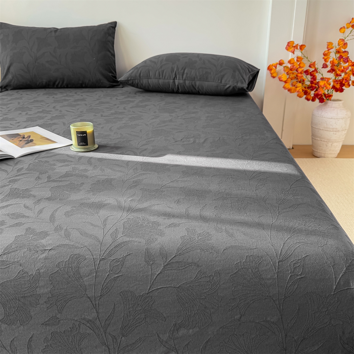 91家纺网 家纺一手货源 找家纺 女子家纺 2026新款全棉厚织三层水洗色织提花床单 芳菲-素墨