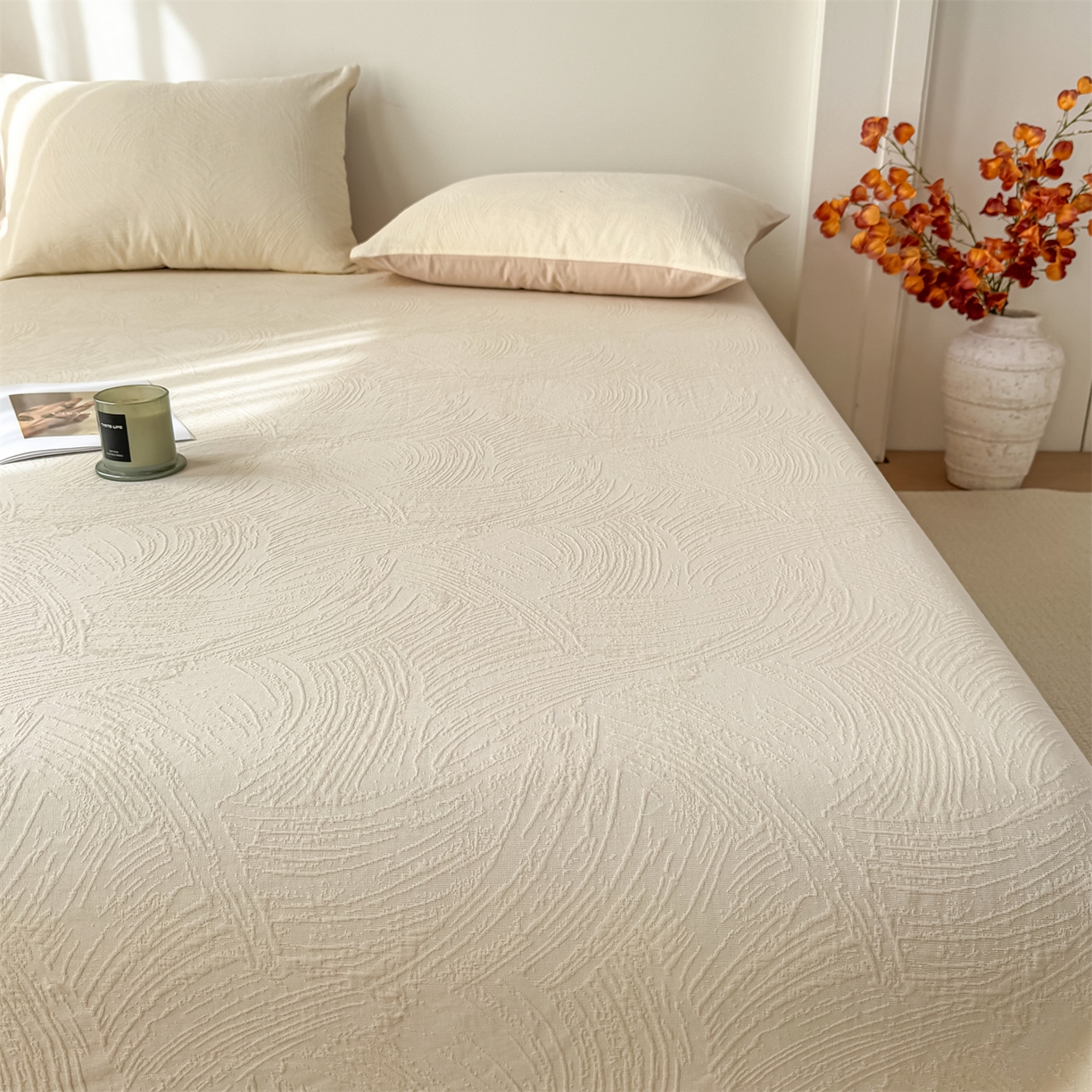 91家纺网 家纺一手货源 找家纺 女子家纺 2026新款全棉厚织三层水洗色织提花床单 柔丝漫语-杏仁奶霜