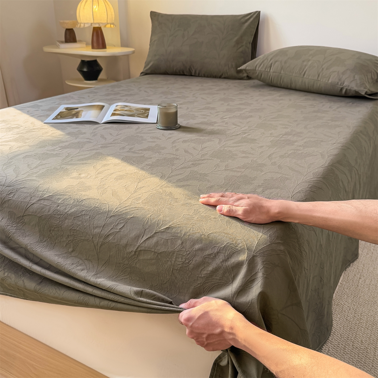 91家纺网 家纺一手货源 找家纺 女子家纺 2026新款全棉厚织三层水洗色织提花床单 芳菲-摩卡