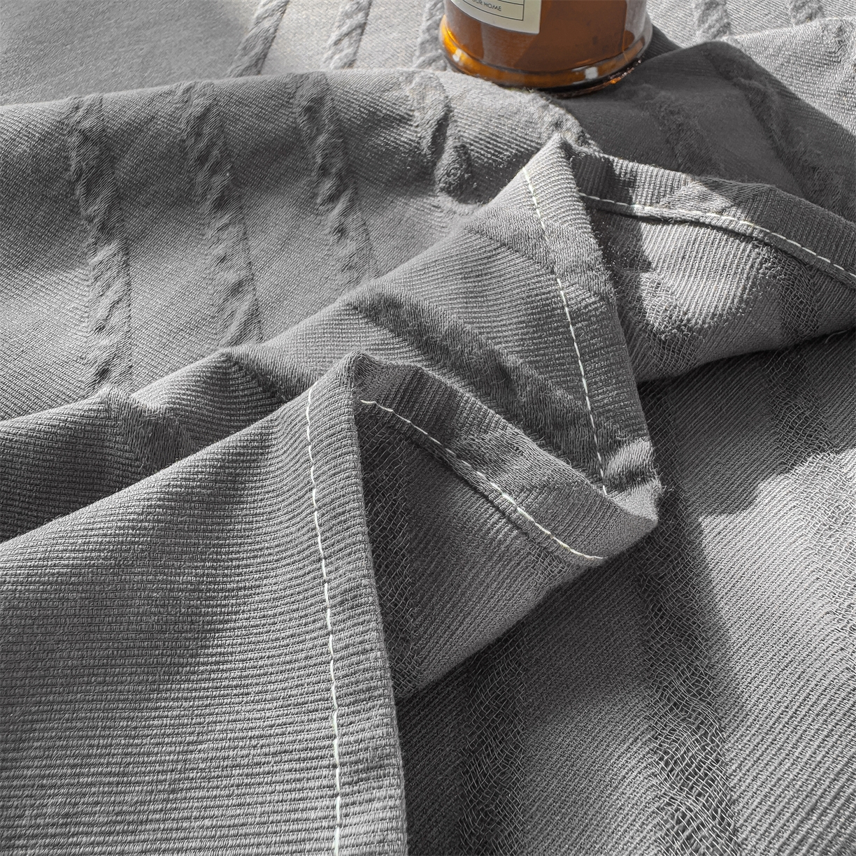 91家纺网 家纺一手货源 找家纺 女子家纺 2026新款全棉厚织三层水洗色织提花床单 云汐-素墨