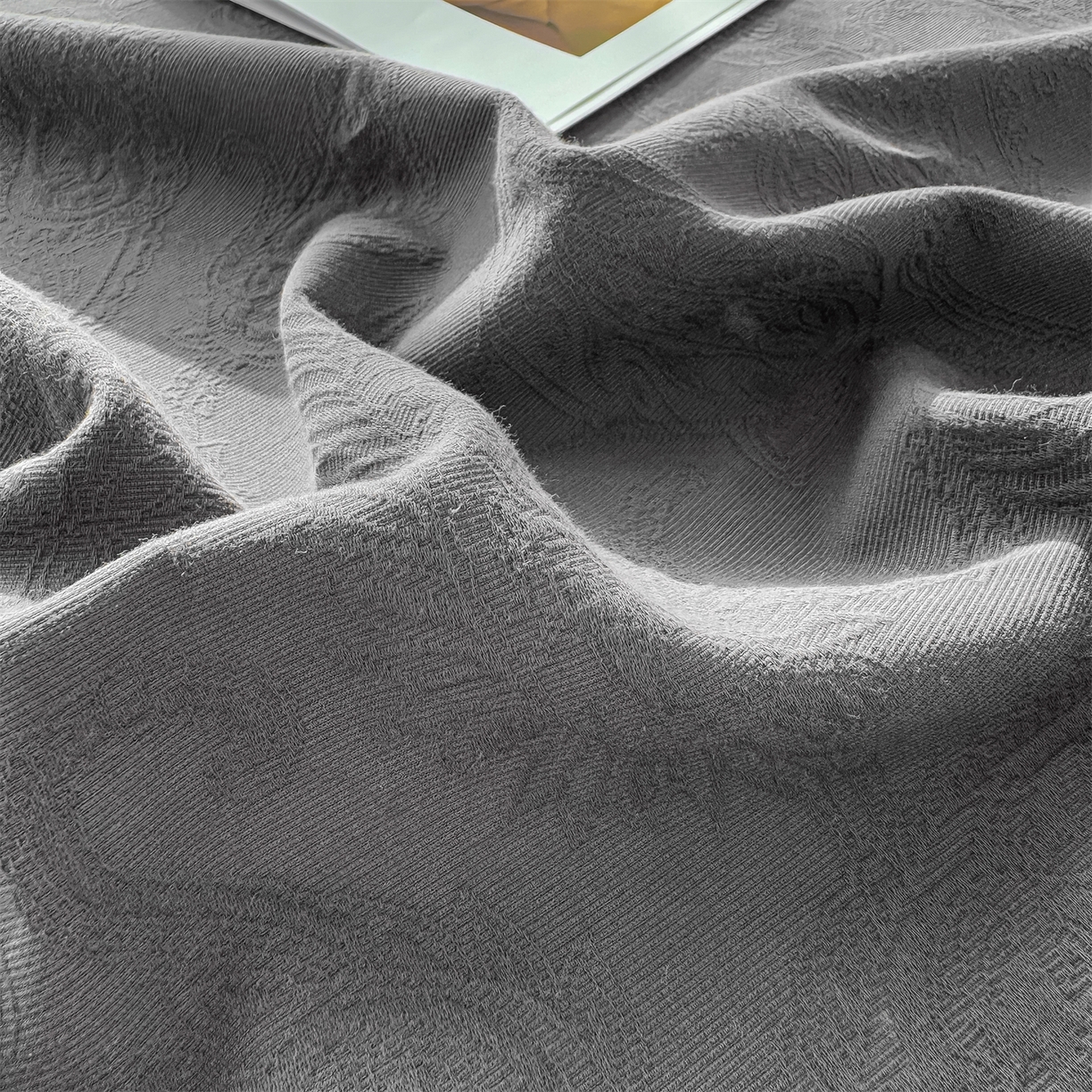 91家纺网 家纺一手货源 找家纺 女子家纺 2026新款全棉厚织三层水洗色织提花床单 罗格西亚-素墨