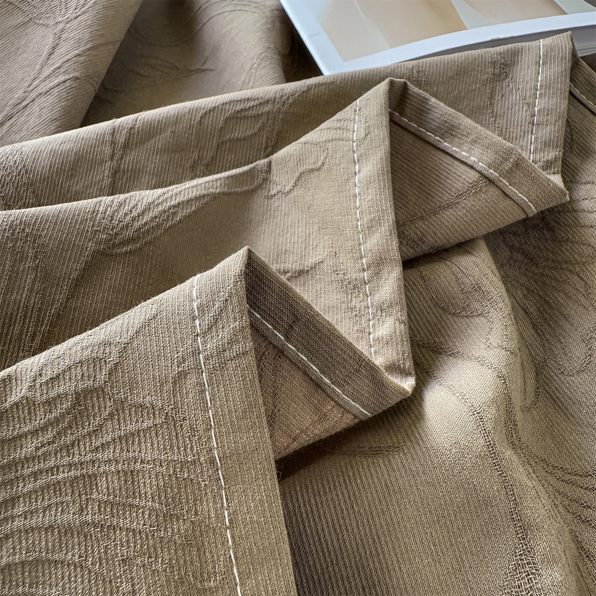 91家纺网 家纺一手货源 找家纺 女子家纺 2026新款全棉厚织三层水洗色织提花床单 芳菲-摩卡