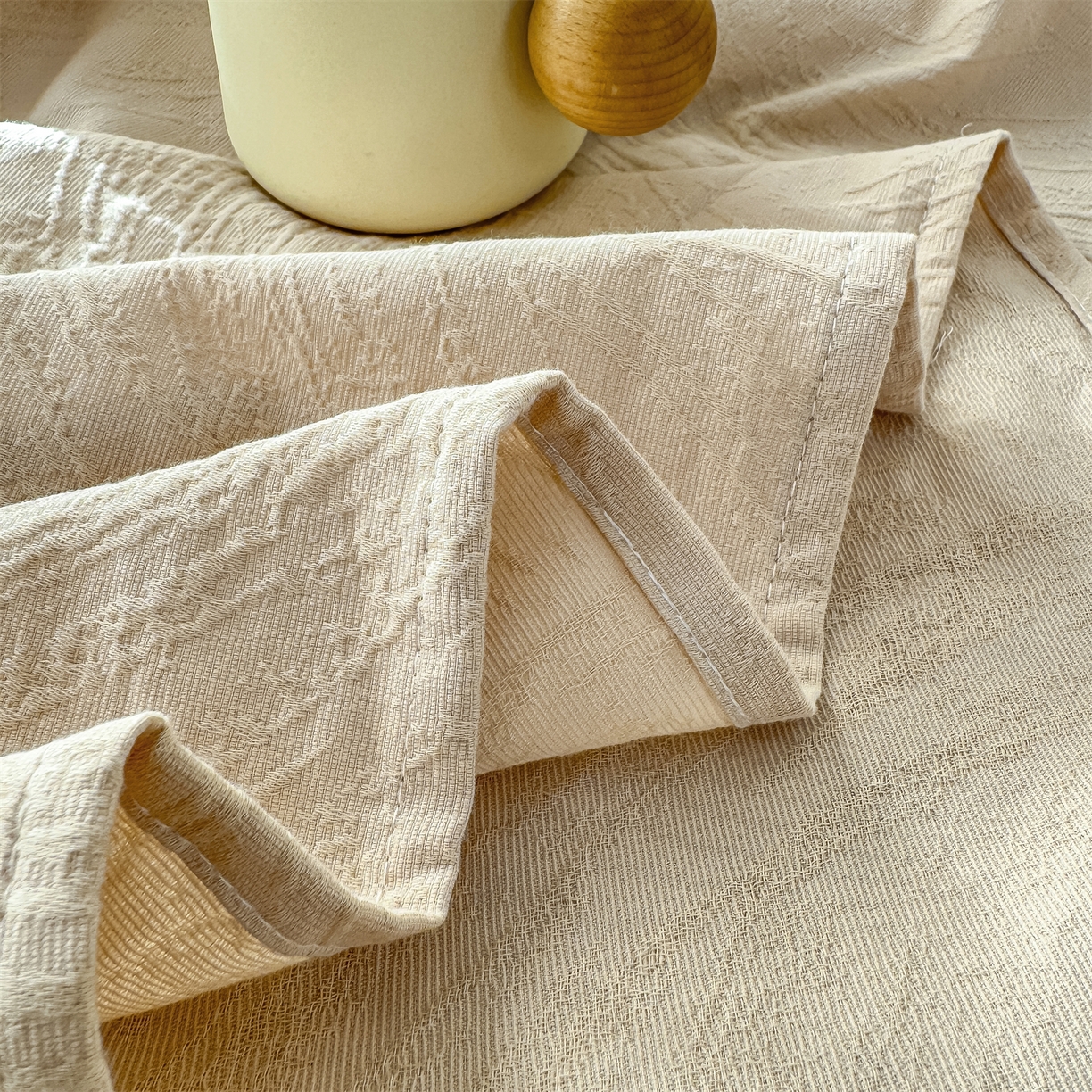 91家纺网 家纺一手货源 找家纺 女子家纺 2026新款全棉厚织三层水洗色织提花床单 柔丝漫语-可可奶咖