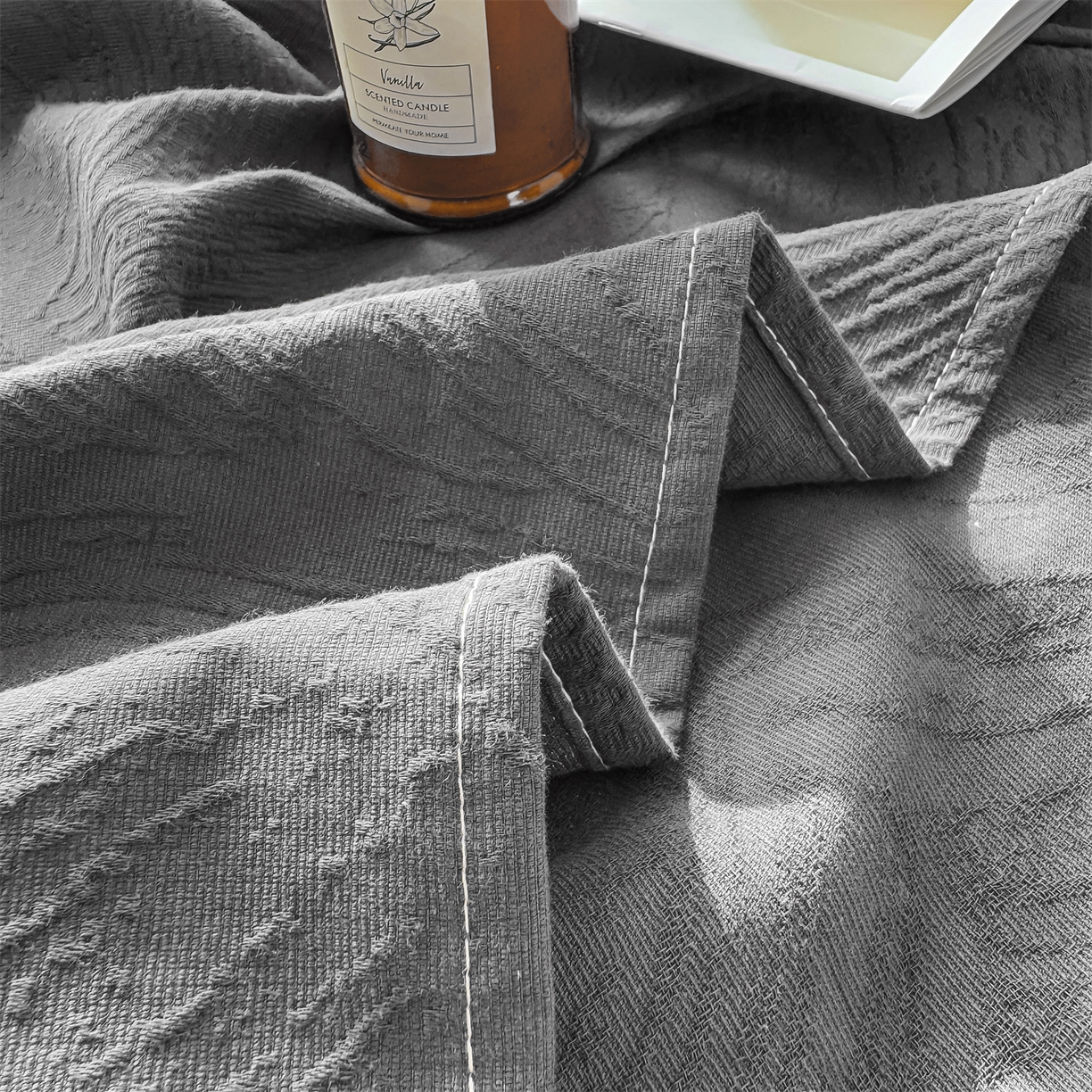 91家纺网 家纺一手货源 找家纺 女子家纺 2026新款全棉厚织三层水洗色织提花床单 柔丝漫语-素墨