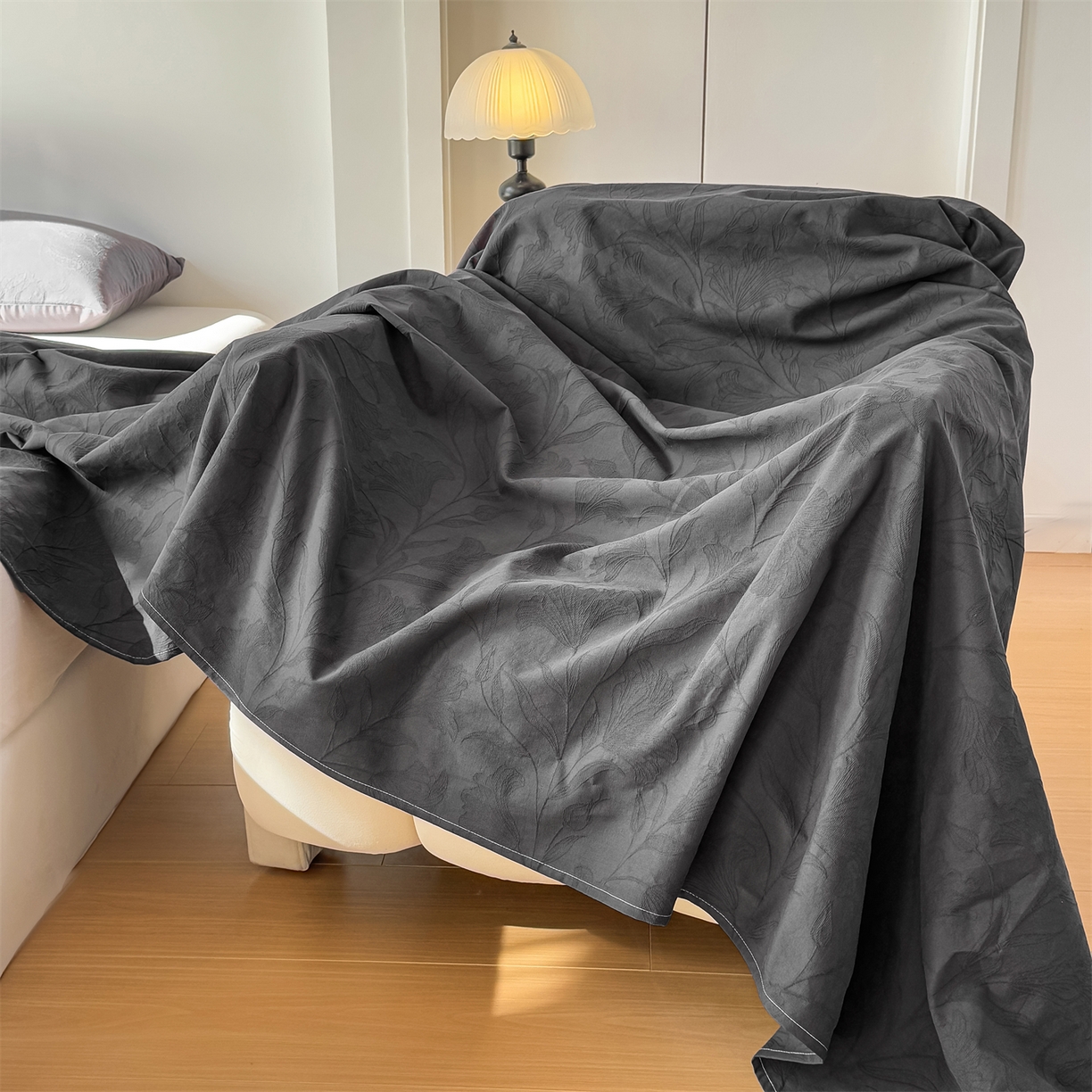 91家纺网 家纺一手货源 找家纺 女子家纺 2026新款全棉厚织三层水洗色织提花床单 芳菲-素墨