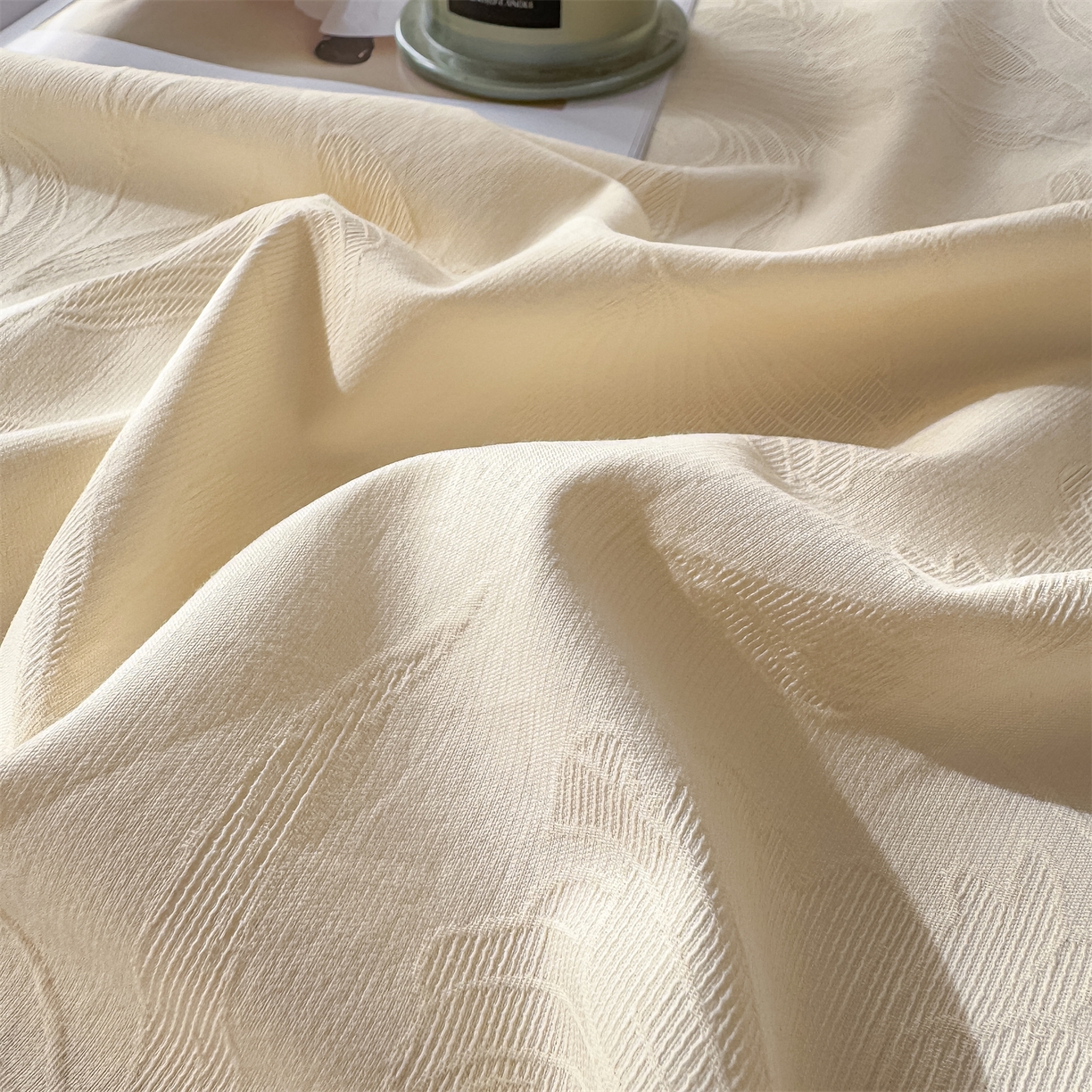 91家纺网 家纺一手货源 找家纺 女子家纺 2026新款全棉厚织三层水洗色织提花床单 芳菲-杏仁奶霜