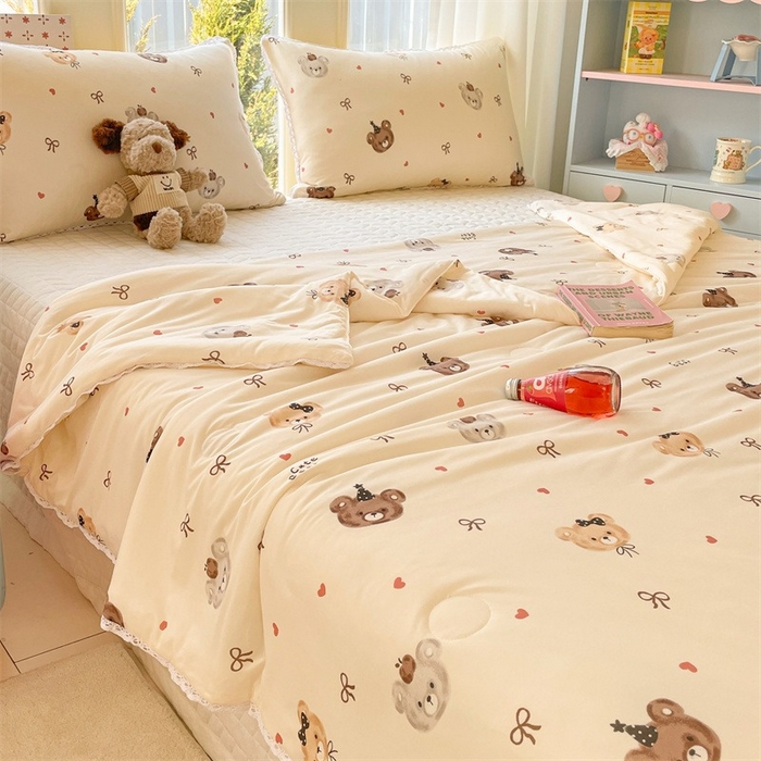 91家纺网 家纺一手货源 找家纺 2026新款A类针织棉被芯夏凉被春秋被冬被儿童学生成人冬被加厚被子大豆被—影棚图 熊熊宝贝