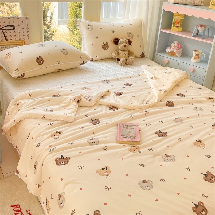 91家纺网 家纺一手货源 找家纺 2026新款A类针织棉被芯夏凉被春秋被冬被儿童学生成人冬被加厚被子大豆被—影棚图 熊熊宝贝