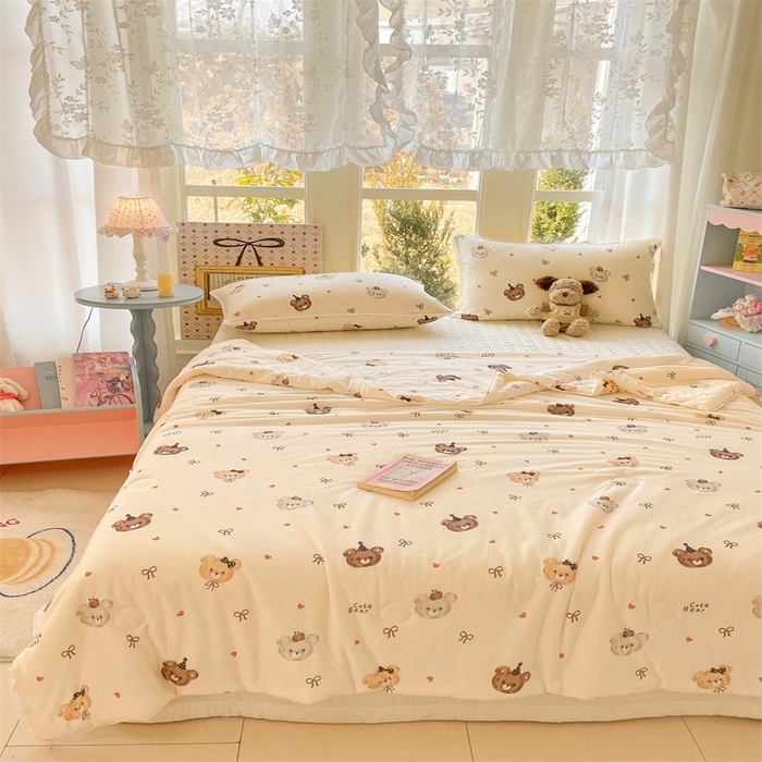 91家纺网 家纺一手货源 找家纺 2026新款A类针织棉被芯夏凉被春秋被冬被儿童学生成人冬被加厚被子大豆被—影棚图 熊熊宝贝