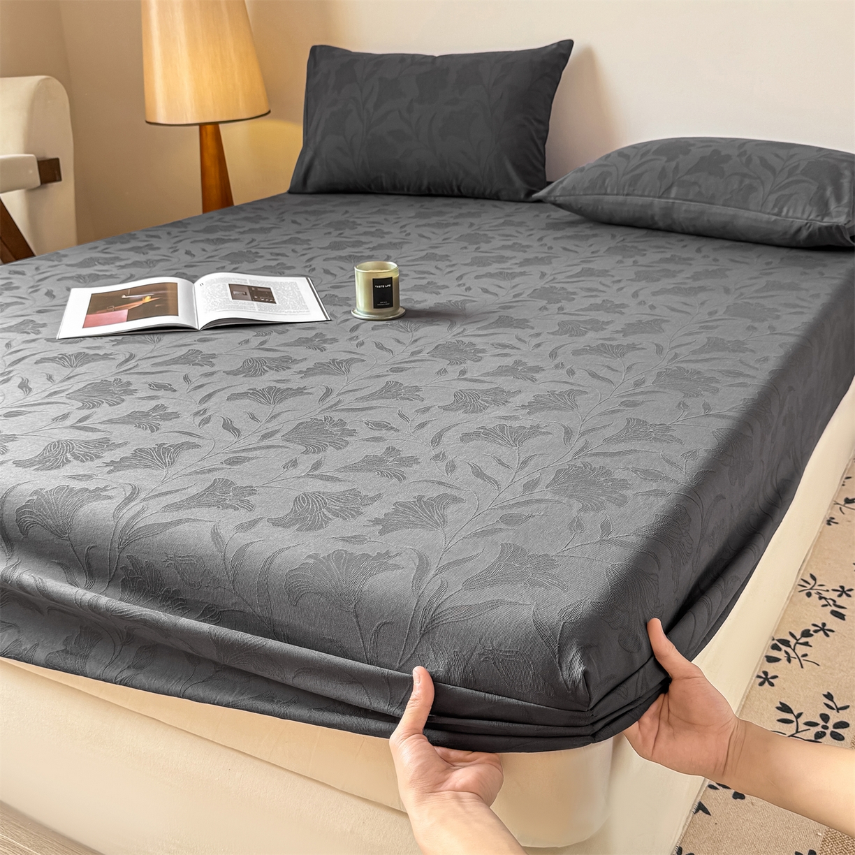 91家纺网 家纺一手货源 找家纺 女子家纺 2026新款全棉厚织三层水洗色织提花床笠 芳菲-素墨