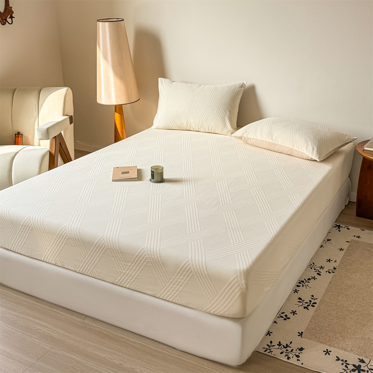 91家纺网 家纺一手货源 找家纺 女子家纺 2026新款全棉厚织三层水洗色织提花床笠 维希-杏仁奶霜