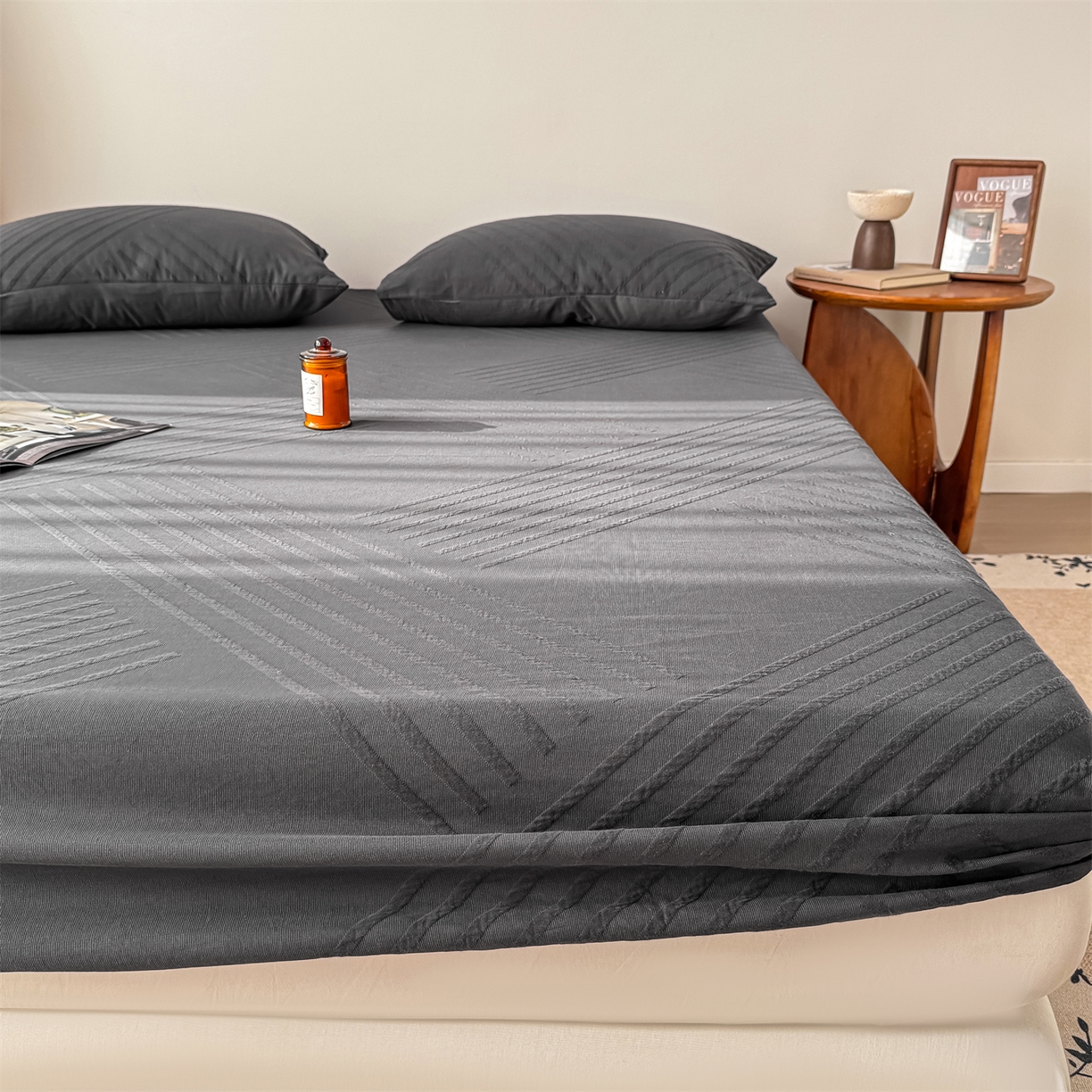 91家纺网 家纺一手货源 找家纺 女子家纺 2026新款全棉厚织三层水洗色织提花床笠 云汐-素墨