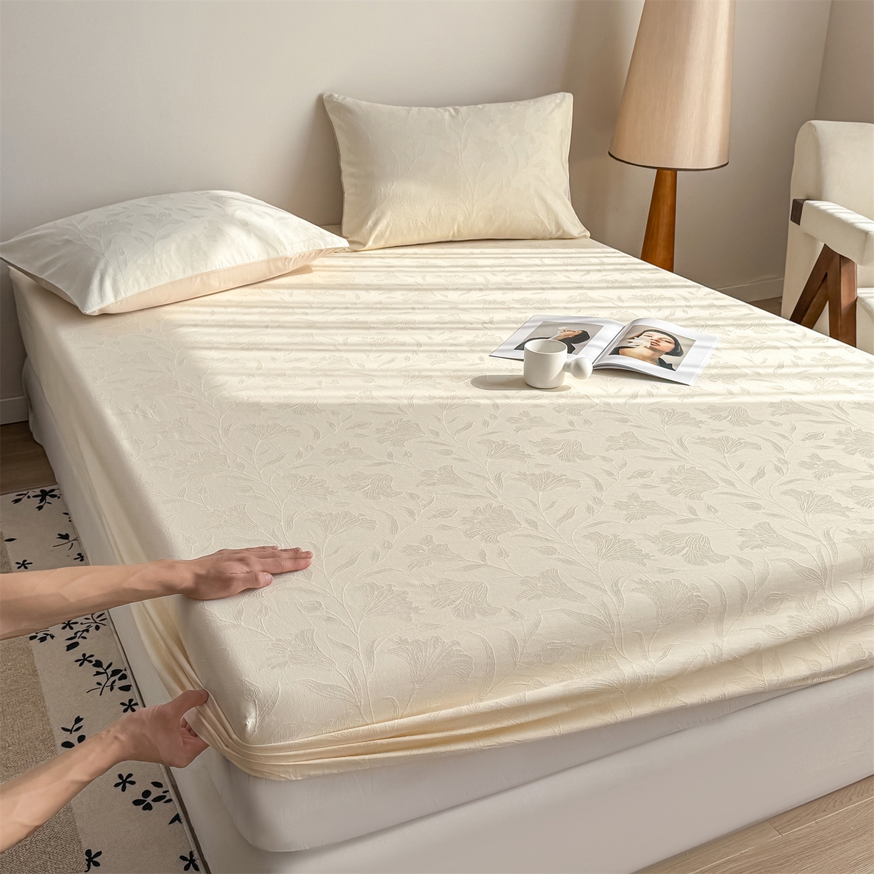 91家纺网 家纺一手货源 找家纺 女子家纺 2026新款全棉厚织三层水洗色织提花床笠 芳菲-杏仁奶霜