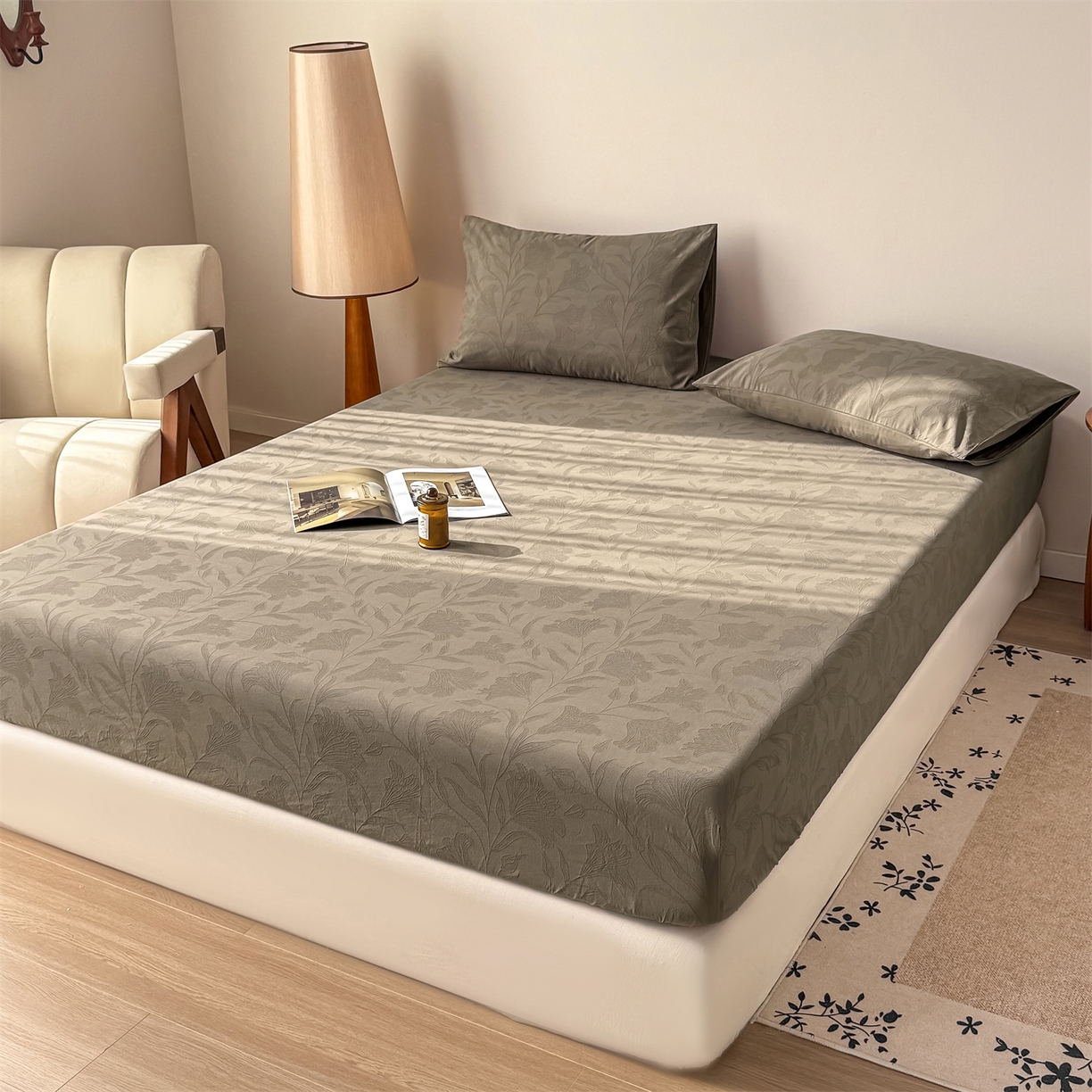 91家纺网 家纺一手货源 找家纺 女子家纺 2026新款全棉厚织三层水洗色织提花床笠 芳菲-摩卡