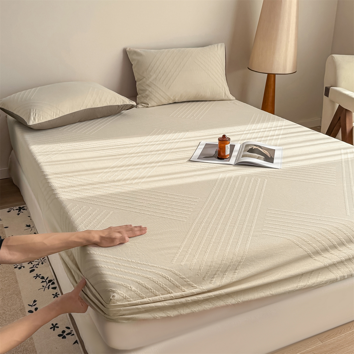 91家纺网 家纺一手货源 找家纺 女子家纺 2026新款全棉厚织三层水洗色织提花床笠 云汐-可可奶咖