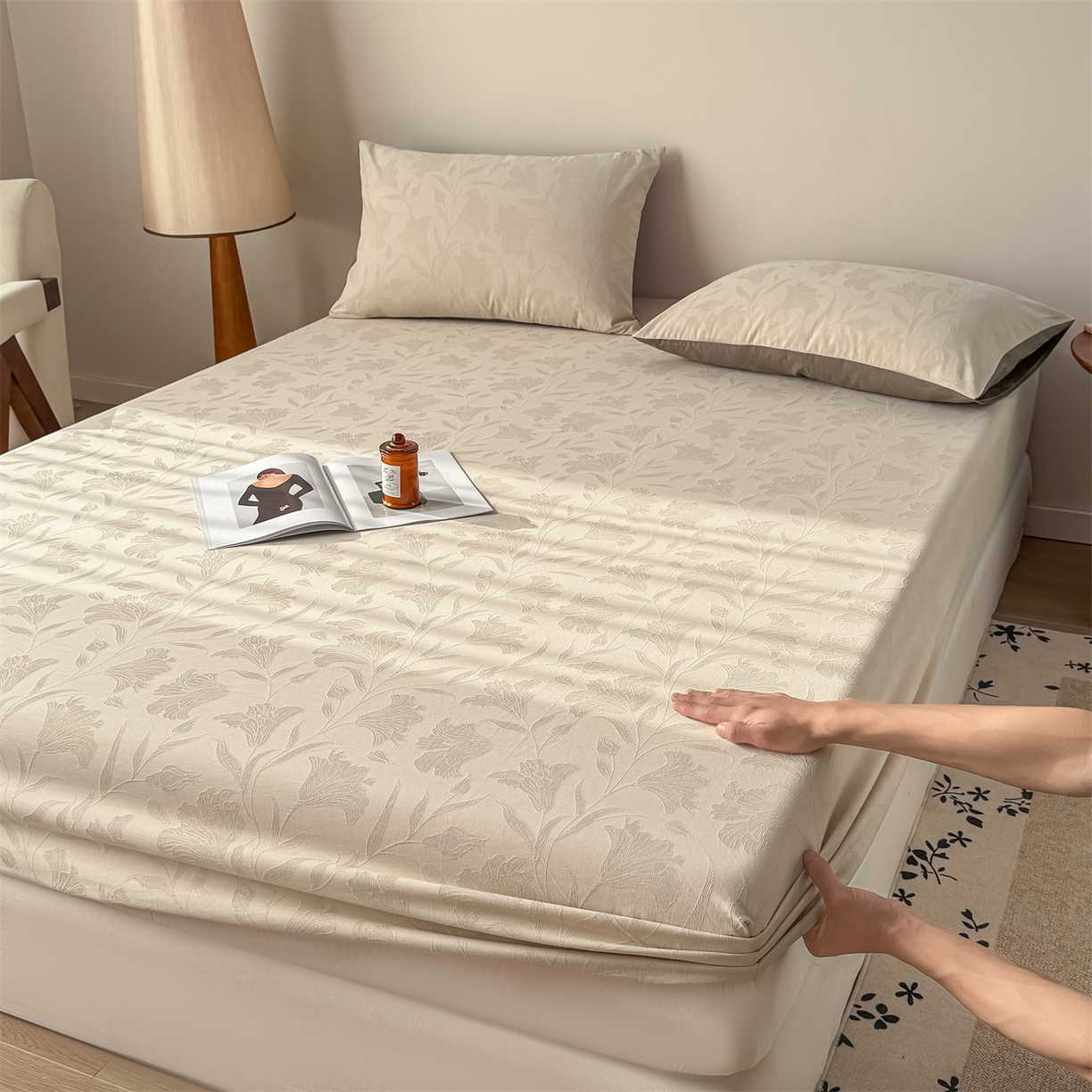 91家纺网 家纺一手货源 找家纺 女子家纺 2026新款全棉厚织三层水洗色织提花床笠 芳菲-可可奶咖