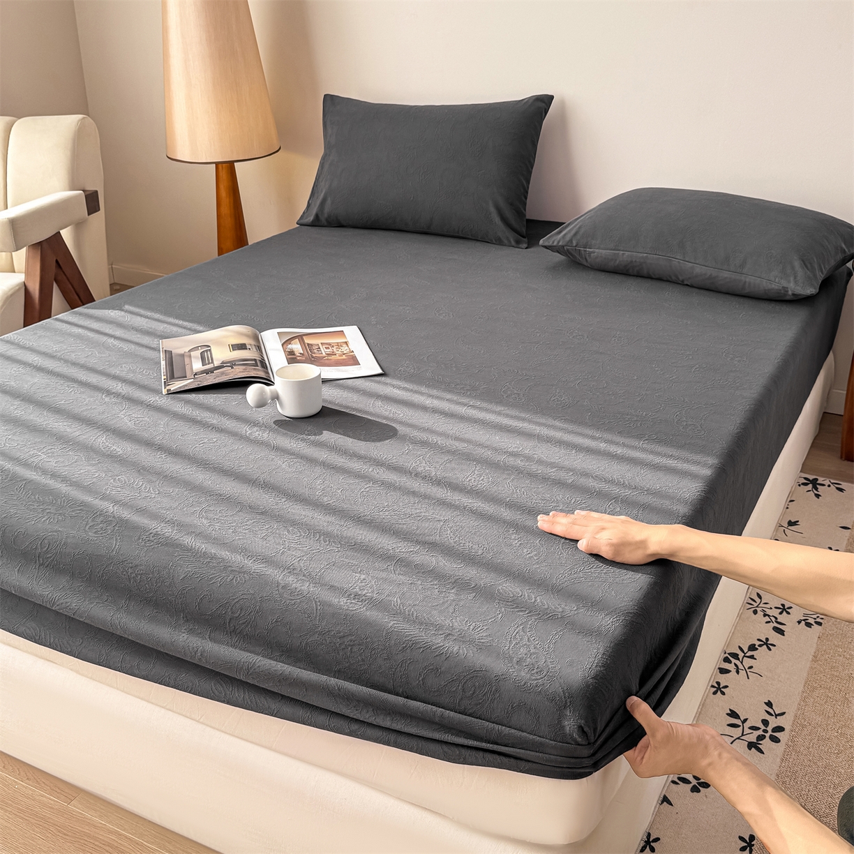 91家纺网 家纺一手货源 找家纺 女子家纺 2026新款全棉厚织三层水洗色织提花床笠 罗格西亚-素墨