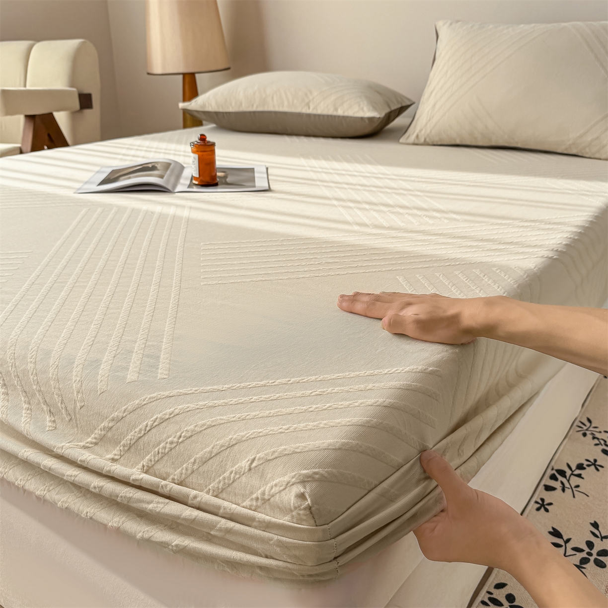 91家纺网 家纺一手货源 找家纺 女子家纺 2026新款全棉厚织三层水洗色织提花床笠 云汐-可可奶咖