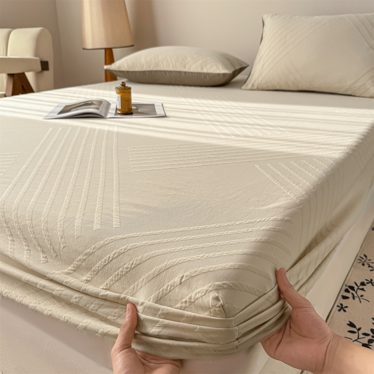 91家纺网 家纺一手货源 找家纺 女子家纺 2026新款全棉厚织三层水洗色织提花床笠 云汐-可可奶咖