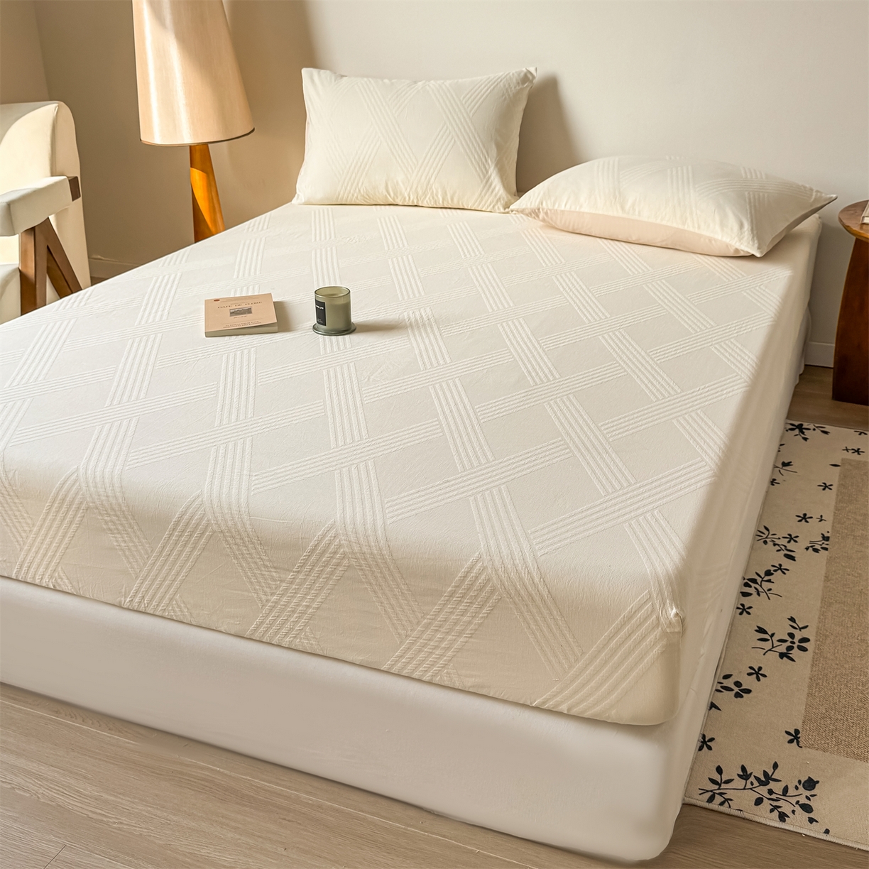 91家纺网 家纺一手货源 找家纺 女子家纺 2026新款全棉厚织三层水洗色织提花床笠 维希-杏仁奶霜