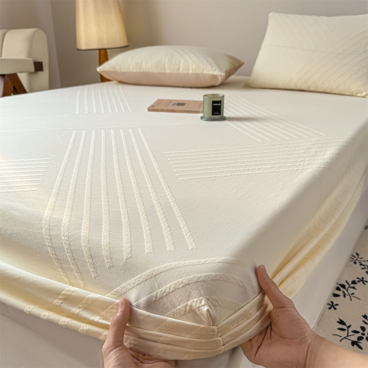 91家纺网 家纺一手货源 找家纺 女子家纺 2026新款全棉厚织三层水洗色织提花床笠 云汐-杏仁奶霜