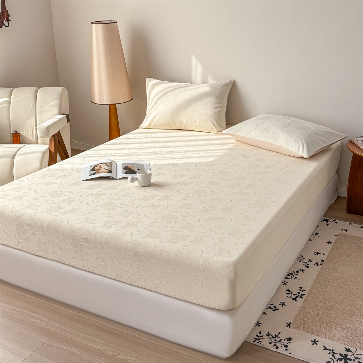 91家纺网 家纺一手货源 找家纺 女子家纺 2026新款全棉厚织三层水洗色织提花床笠 芳菲-杏仁奶霜