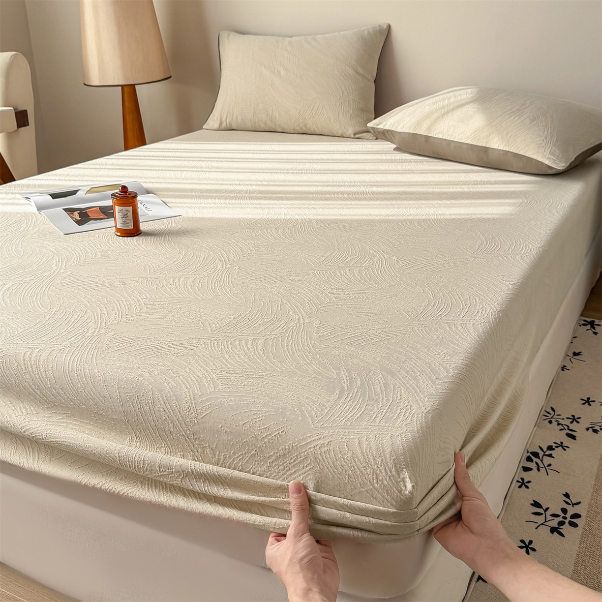 91家纺网 家纺一手货源 找家纺 女子家纺 2026新款全棉厚织三层水洗色织提花床笠 柔丝漫语-可可奶咖