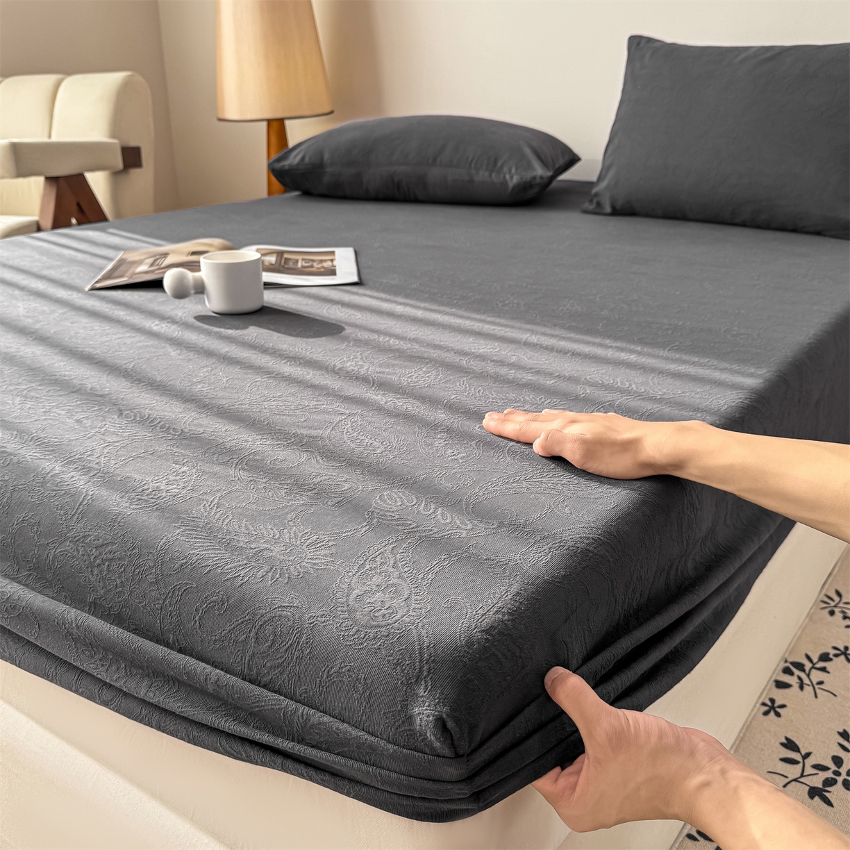 91家纺网 家纺一手货源 找家纺 女子家纺 2026新款全棉厚织三层水洗色织提花床笠 罗格西亚-素墨