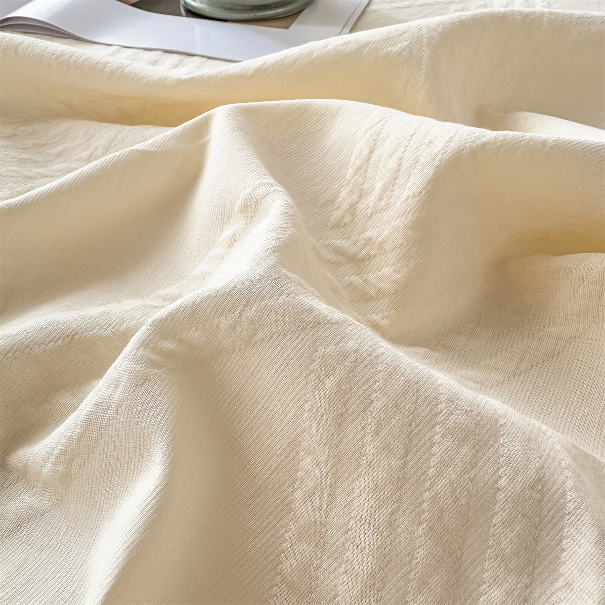 91家纺网 家纺一手货源 找家纺 女子家纺 2026新款全棉厚织三层水洗色织提花床笠 维希-杏仁奶霜