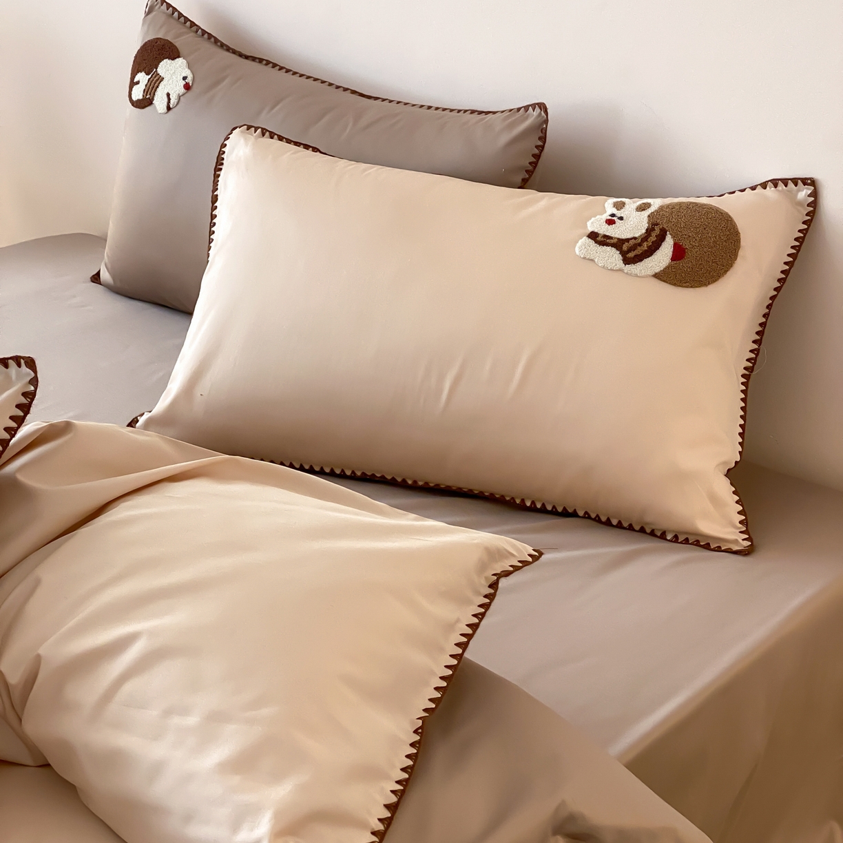 91家纺网 家纺一手货源 找家纺 （总）FORTWO家纺原创设计（FOR TWO家纺） 2026新款50长绒棉纯棉双针毛巾绣四件套 （券前）基础价不低于小号268元，中号348元，大号388元 床笠加10元