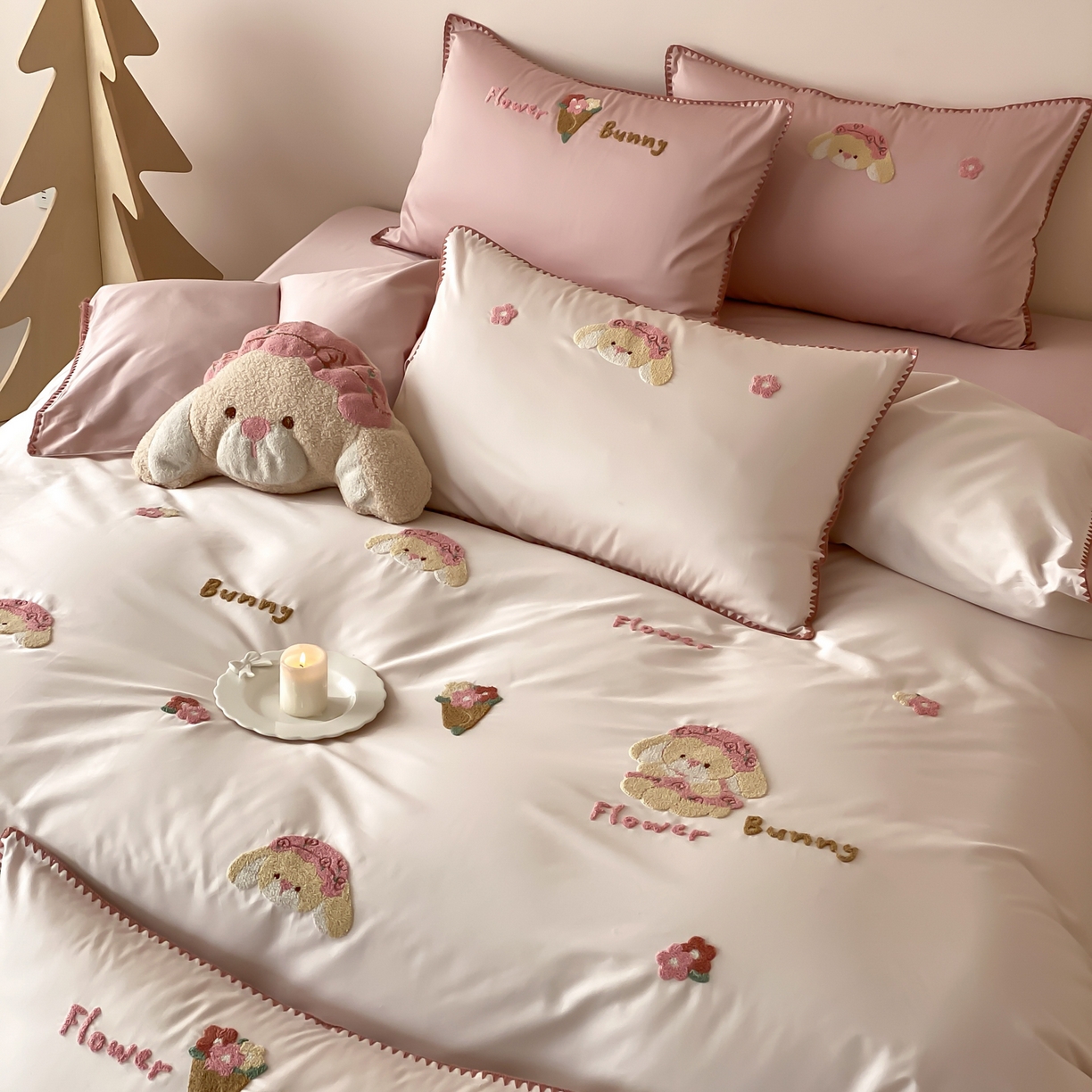 91家纺网 家纺一手货源 找家纺 FORTWO家纺原创设计（FOR TWO家纺） 2026新款50长绒棉纯棉双针毛巾绣四件套 （券前）基础价不低于小号268元，中号348元，大号388元 床笠加10元 奶盖熊