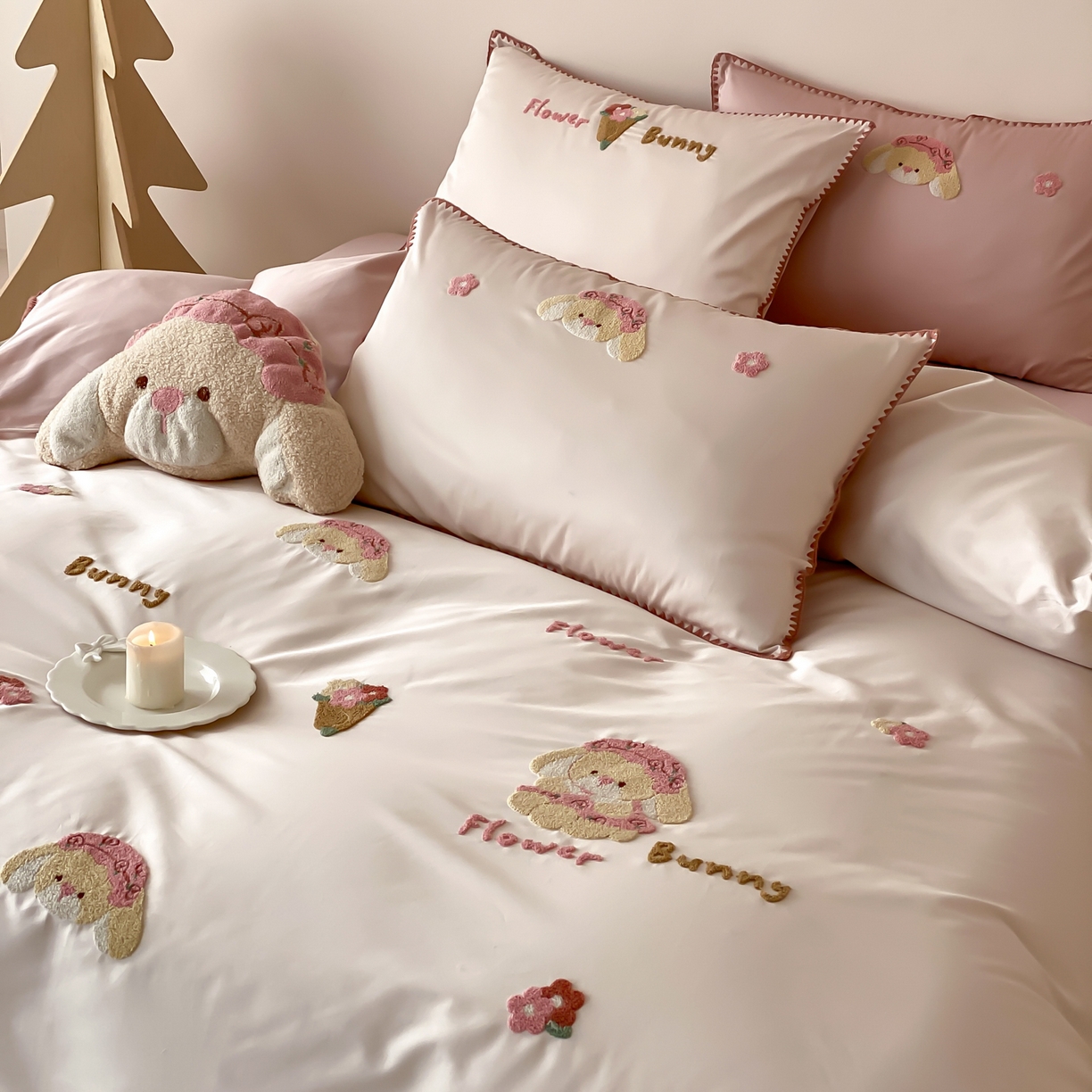 91家纺网 家纺一手货源 找家纺 FORTWO家纺原创设计（FOR TWO家纺） 2026新款50长绒棉纯棉双针毛巾绣四件套 （券前）基础价不低于小号268元，中号348元，大号388元 床笠加10元 奶盖熊