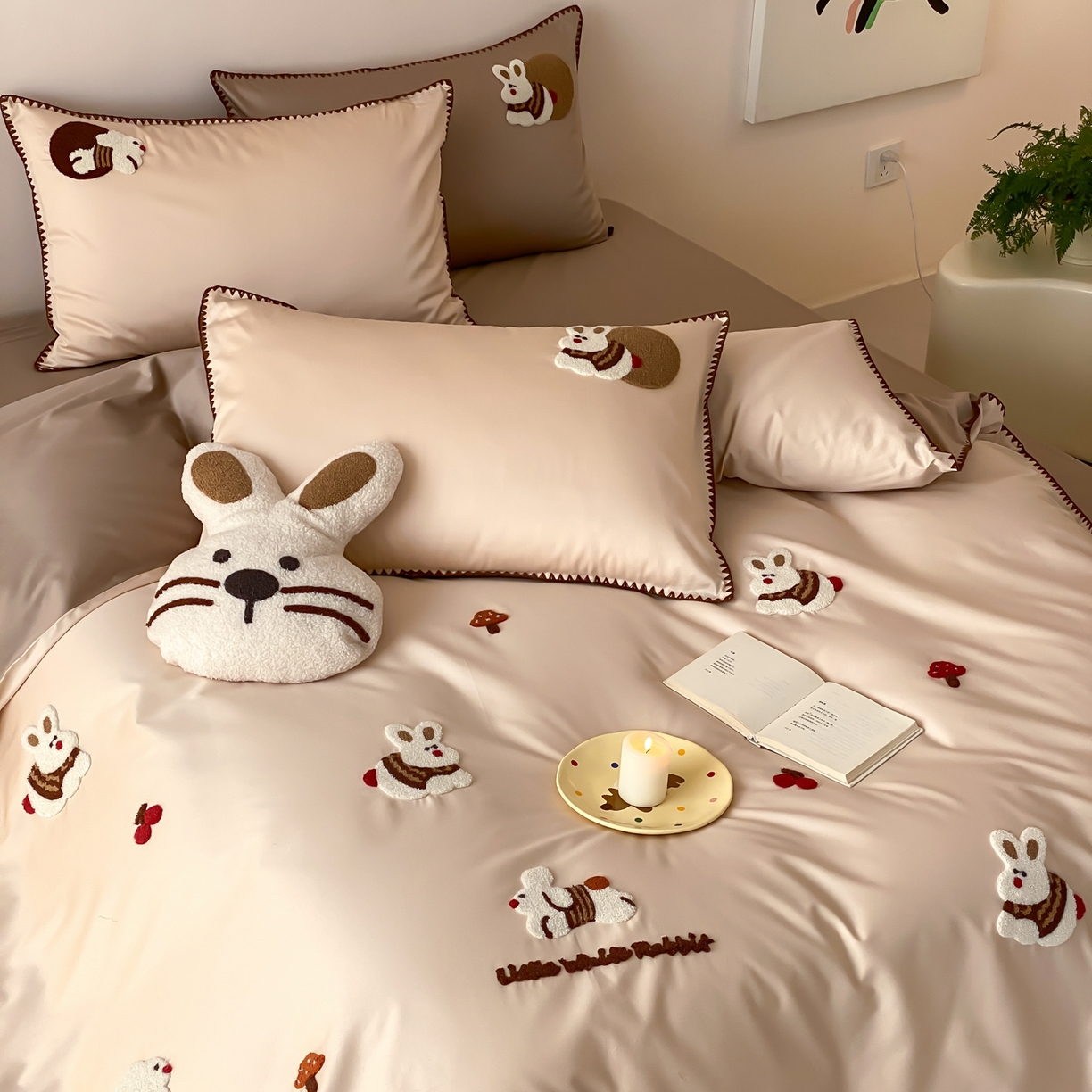 91家纺网 家纺一手货源 找家纺 FORTWO家纺原创设计（FOR TWO家纺） 2026新款50长绒棉纯棉双针毛巾绣四件套 （券前）基础价不低于小号268元，中号348元，大号388元 床笠加10元 大耳兔