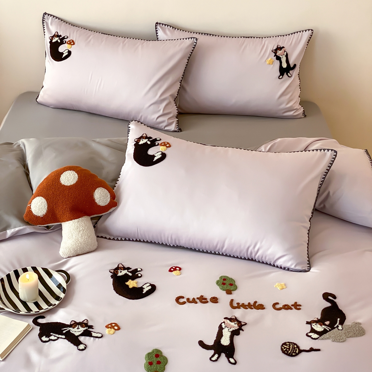 91家纺网 家纺一手货源 找家纺 FORTWO家纺原创设计（FOR TWO家纺） 2026新款50长绒棉纯棉双针毛巾绣四件套 （券前）基础价不低于小号268元，中号348元，大号388元 床笠加10元 顽皮猫